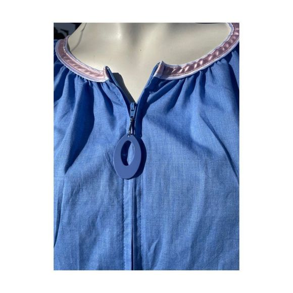 80s Chambray Full Zip House Dress Robe Blue Pink Satin Trim Patch Pocket - Picture 4 of 9